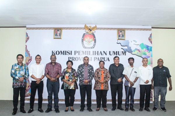 Bawaslu Provinsi Papua  Melaksanakan Audiensi denganKPU Provinsi Papua
