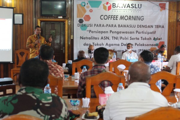 RONALD MANOACH :  DISKUSI PARA-PARA BAWASLU TERKAIT PENGAWASAN PARSITIPATIF DALAM RANGKA PEMUNGUTAN SUARA ULANG (PSU) DI  KABUPATEN BOVEN DIGOEL 