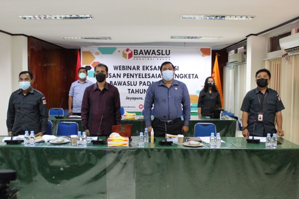 BAWASLU PAPUA GELAR WEBINAR EKSAMINASI PUTUSAN PENYELESAIAN SENGKETA BAWASLU DALAM PILKADA 2020