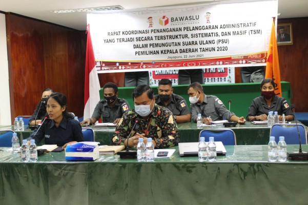 BAWASLU PAPUA SELENGGARAKAN RAKOR DARING PENANGANAN PELANGGARAN TERSTRUKTUR SISTEMATIS DAN MASIF (TSM)