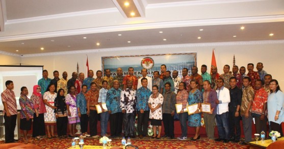 BAWASLU PAPUA GELAR MALAM PENGANUGERAHAN â€œBAWASLU PAPUA AWARDS 2016â€