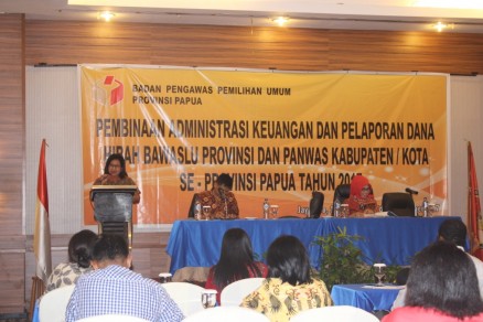JELANG NATAL BAWASLU PAPUA GELAR KEGIATAN PEMBINAAN ADMINISTRASI DAN PELAPORAN DANA HIBAH.