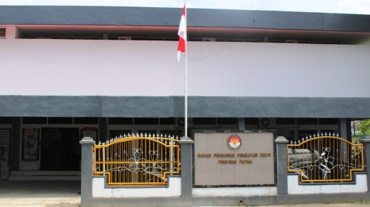 BAWASLU PAPUA GELAR NATAL BERSAMA
