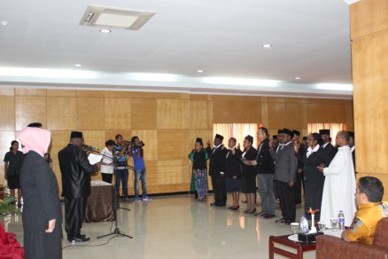 BAWASLU PAPUA  LANTIK  33  ANGGOTA PANWAS KABUPATEN/KOTA