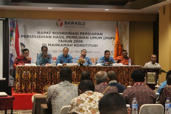 DALAM RANGKA MENGHADAPI PERSELISIHAN PHPU TAHUN 2019, BAWASLU PAPUA GELAR RAPAT KOORDINASI