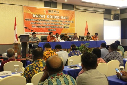 BAWASLU PAPUA GELAR RAPAT KOORDINASI PEMBENTUKKAN PTPS
