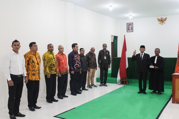 Bawaslu Provinsi Papua Laksanakan Pelantikan dan Pengambilan Sumpah/Janji PAW Anggota Bawaslu Kabupaten Boven Digoel
