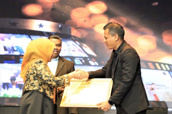 BAWASLU PAPUA RAIH 5 PENGHARGAAN DALAM BAWASLU AWARD