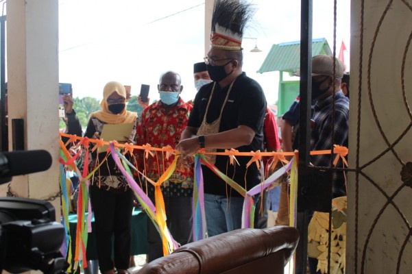 RESMIKAN KAMPUNG SADAR PEMILIH, FRITZ AJAK MASYARAKAT AWASI PILKADA DI PAPUA