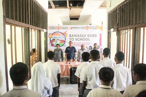 Bawaslu Provinsi Papua Bangun Kesadaran dan Moralitas Pemilih Pemula dalam Berdemokrasi