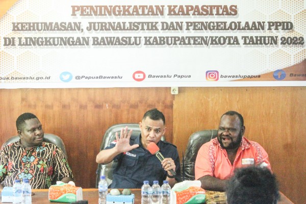 Bawaslu Provinsi Papua Selenggarakan Peningkatan Kapasitas Kehumasan untuk Bawaslu Kabupaten di Wilayah Meepago