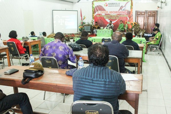 Bawaslu Provinsi Papua hadiri kegiatan Coffee Morning dengan tema â€œPeran Masyarakat dalam Pelaksanaan Pemilu tahun 2024â€ yang diselenggarakan oleh Bawaslu Kabupaten Waropen