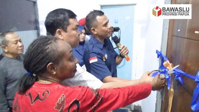 Bawaslu Provinsi Papua Launching PPID Bawaslu Kabupaten Merauke