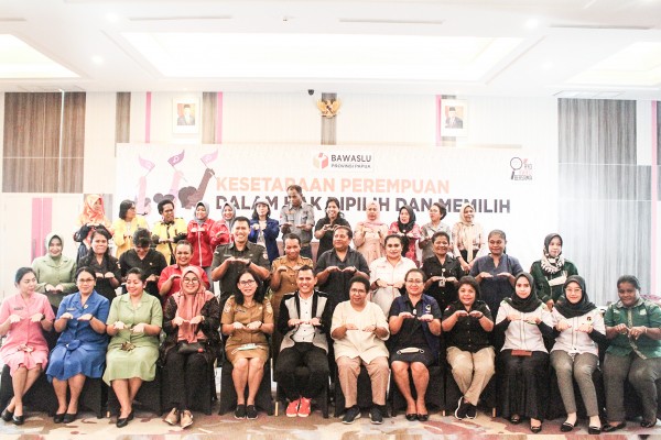 Bawaslu Provinsi Papua Gelar Sosialisasi Kesetaraan Perempuan Dalam Hak Dipilih dan Memilih 