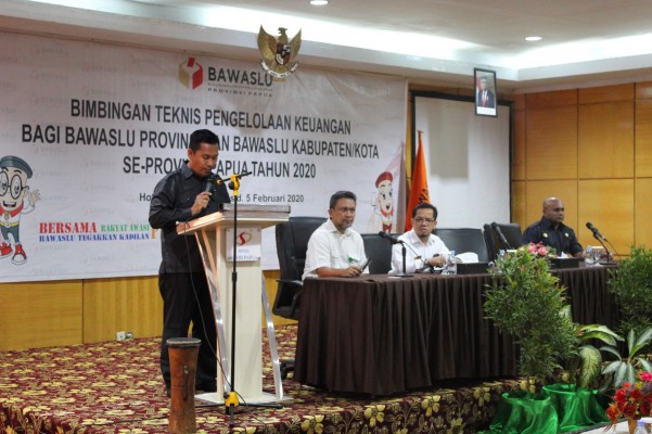 BAWASLU PAPUA GELAR BIMTEK PENGELOLAAN KEUANGAN BAGI BAWASLU KABUPATEN KOTA