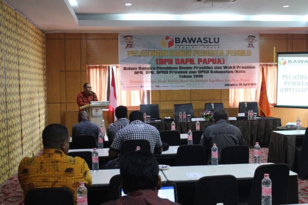 BAWASLU PAPUA LAKUKAN PELATIHAN SAKSI PESERTA PEMILU DPD DAPIL PAPUA