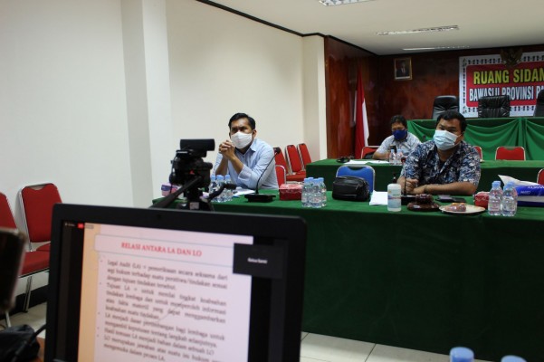 KELAS VIRTUAL BAWASLU PAPUA PELATIHAN PENULISAN â€œLEGAL OPINIONâ€ 