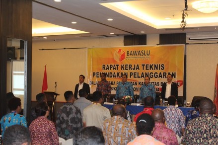 BAWASLU PAPUA GELAR RAPAT KERJA TEKNIS PENINDAKAN PELANGGARAN