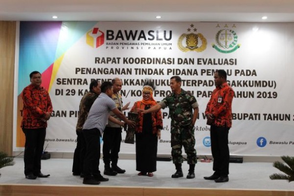 SENTRA GAKKUMDU PROVINSI PAPUA MENGADAKAN RAPAT KOORDINASI DAN EVALUASI, GUNA HADAPI TANTANGAN PILKADA TAHUN 2020