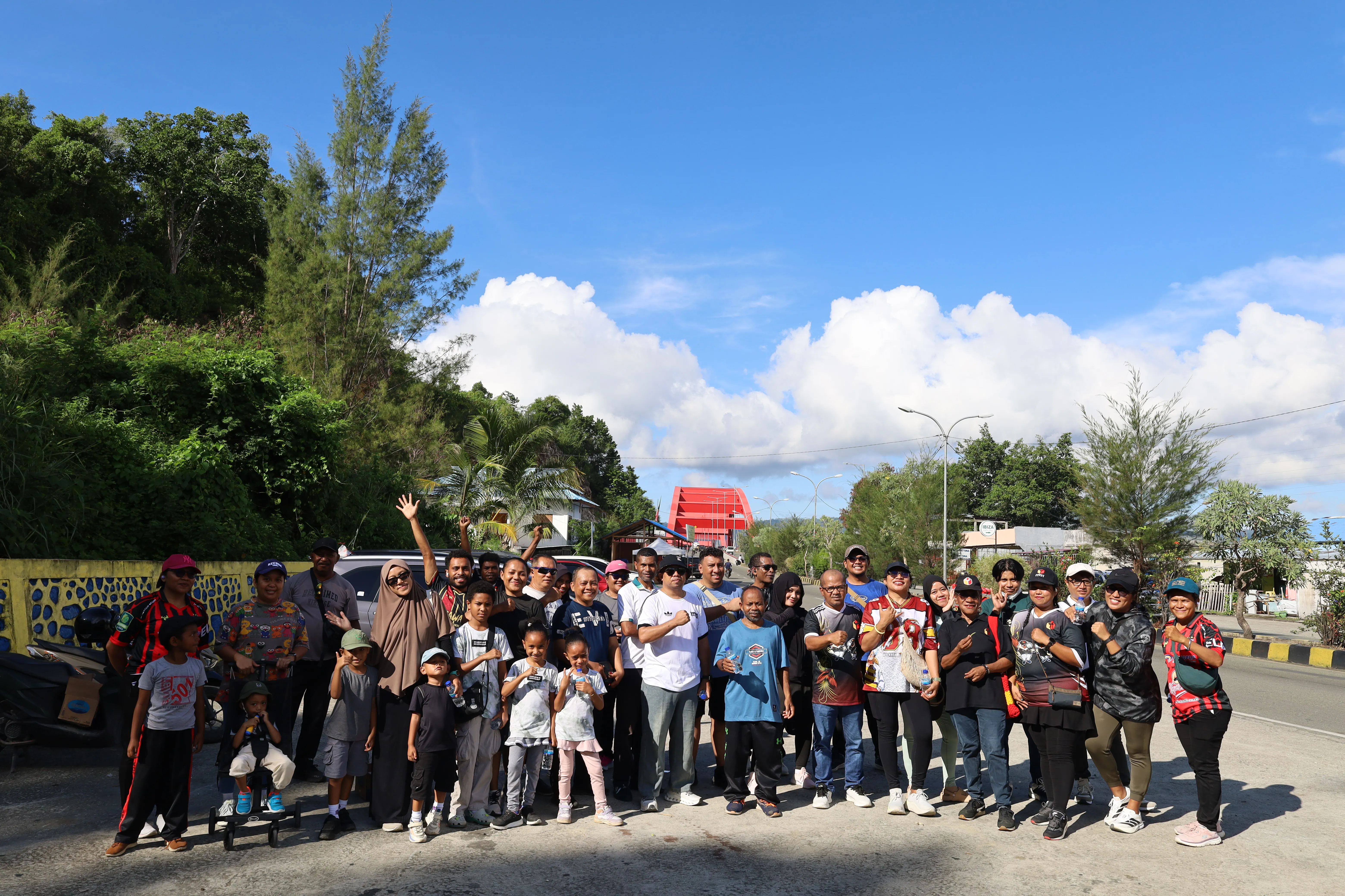 Jalan Santai Seluruh Jajaran Bawaslu Provinsi Papua
