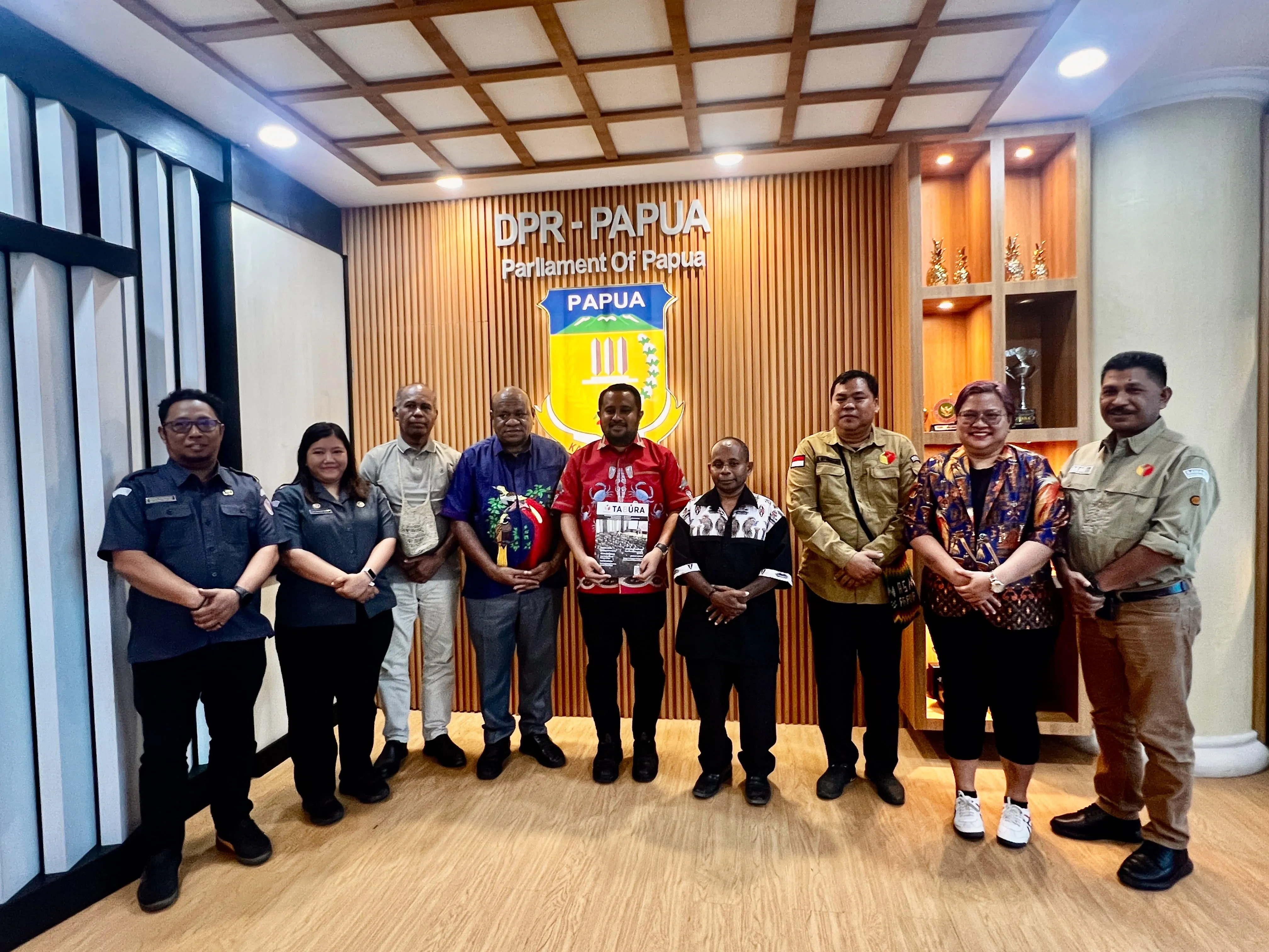 Anggota Bawaslu serta Kepala Sekretariat Bawaslu Papua dan jajaran lakukan audiensi bersama DPR Papua.