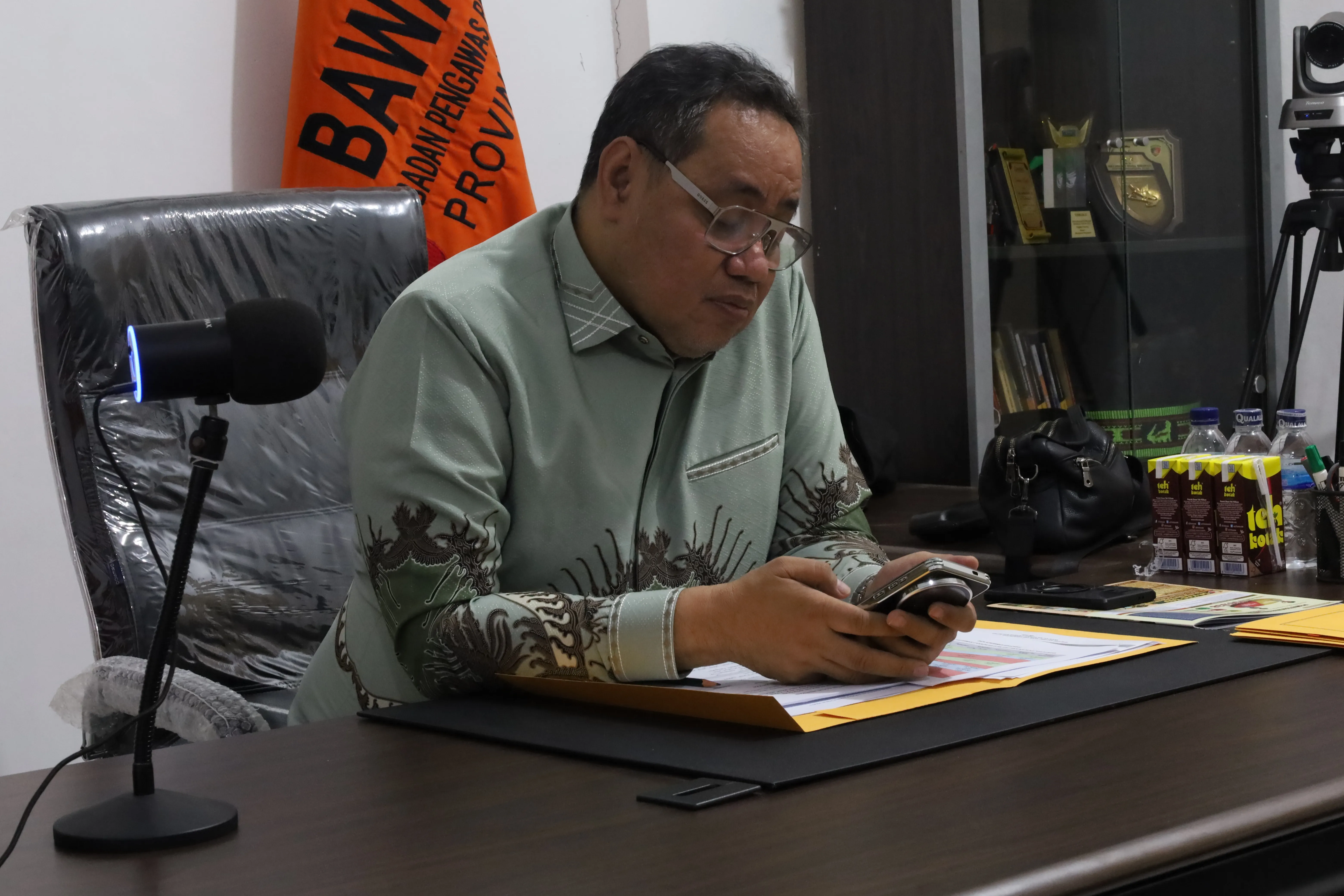 Anggota Bawaslu RI Herwyn Wawancarai Calon Anggota Bawaslu Tiga Kabupaten dalam Proses PAW di Kantor Bawaslu Papua