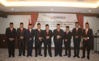TUJUH ANGGOTA BAWASLU PAPUA RESMI DILANTIK