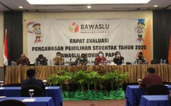 BAWASLU PAPUA MELAKSANAKAN EVALUASI PENGAWASAN PILKADA DAN BIMTEK KEHUMASAN TAHUN 2020