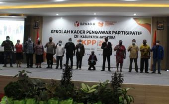 BAWASLU PAPUA HADIR DEMI MENINGKATKAN PENGETAHUAN PESERTA SEKOLAH KADER PENGAWAS PARTISIPATIF DI KABUPATEN JAYAPURA