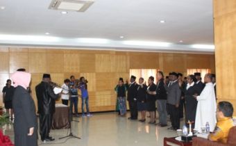 BAWASLU PAPUA  LANTIK  33  ANGGOTA PANWAS KABUPATEN/KOTA