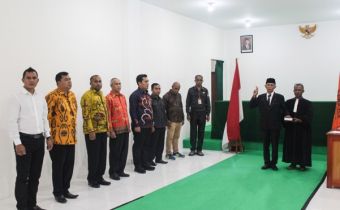 Bawaslu Provinsi Papua Laksanakan Pelantikan dan Pengambilan Sumpah/Janji PAW Anggota Bawaslu Kabupaten Boven Digoel