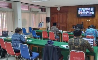 GUNA MEMAKSIMALKAN PENGAWASAN PEMUTAKHIRAN DATA PEMILIH BERKELANJUTAN, BAWASLU PAPUA GELAR RAPAT KOORDINASI ONLINE