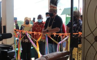 RESMIKAN KAMPUNG SADAR PEMILIH, FRITZ AJAK MASYARAKAT AWASI PILKADA DI PAPUA