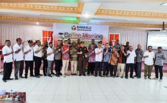 Bawaslu Provinsi Papua Hadiri Coffee Morning Bersama Tokoh Adat, Tokoh Masyarakat dan Stake-Holder terkait di Kab. Kepulauan Yapen