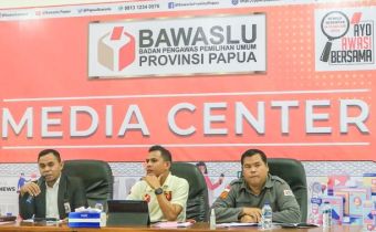 Konferensi Pers Bawaslu Provinsi Papua Publikasikan Hasil Pengawasan Pendaftaran dan Verifikasi Administrasi Partai Politik