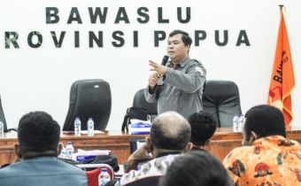 Bawaslu Provinsi Papua Gelar Penguatan Kapasitas Penanganan Pelanggaran Admnistratif Pemilu dan Simulasi Sidang Ajudikasi Penyelesaian Pelanggaran Administratif Pemilu