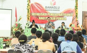 Bawaslu Provinsi Papua  Hadiri Sosialisasi Pemilu Partisipatif Bagi Pemilih Pemula yang Diselenggarakan Bawaslu Kab. Waropen