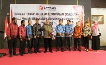 SEKJEND BAWASLU REPUBLIK INDONESIA MEMBUKA SECARA RESMI KEGIATAN BIMTEK PENGELOLAAN KETATAUSAHAAN DAN KEARSIPAN 