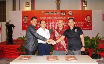 AWAL TAHUN 2019 BAWASLU PAPUA GELAR SOSIALISASI PENGAWASAN DAN PENANDATANGANAN NOTA KESEPAHAMAN BERSAMA KPU DAN KPID PAPUA