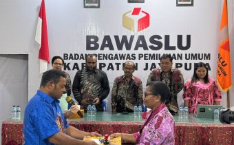 Bawaslu Papua Hadiri Sertijab Kepala Sekretariat Bawaslu Kabupaten Jayapura