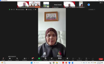 Anggota Bawaslu Republik Indonesia Lolly Suhenti saat beri arahan dan sambutan pada Rapat Evaluasi kebijakan publikasi dan strategi kehumasan di masa non tahapan yang diselenggarakan oleh Bawaslu Papua secara daring 