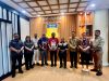 Anggota Bawaslu bersama Ketua DPR Papua